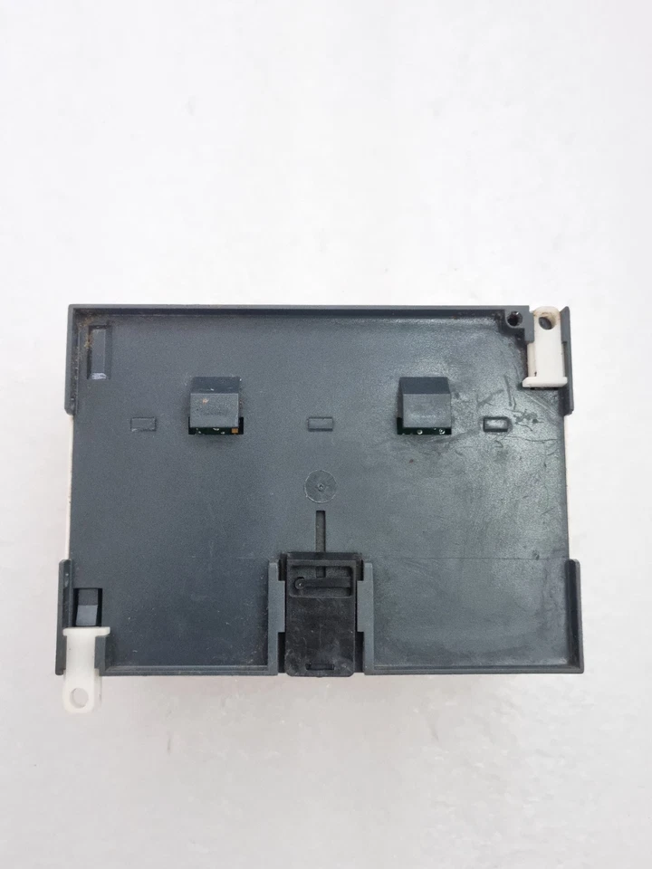 SCHNEIDER ELECTRIC ZELIO SR2 B201BD SMART RELAY LOGIC MODULE (Light On) For Part